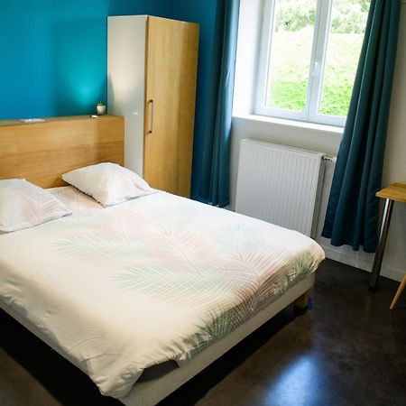 La Bonne Adresse Hotell Sainte-Sigolene Exteriör bild