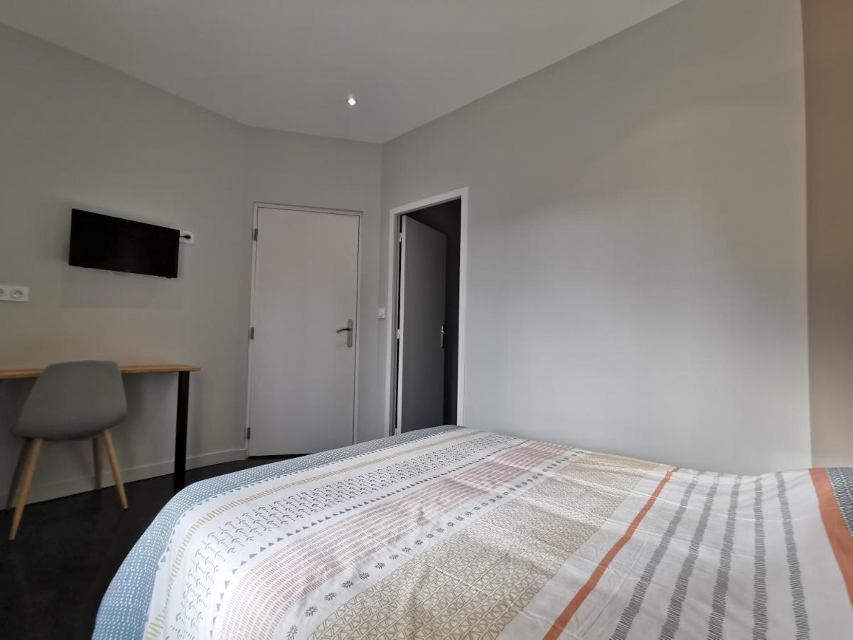 La Bonne Adresse Hotell Sainte-Sigolene Exteriör bild