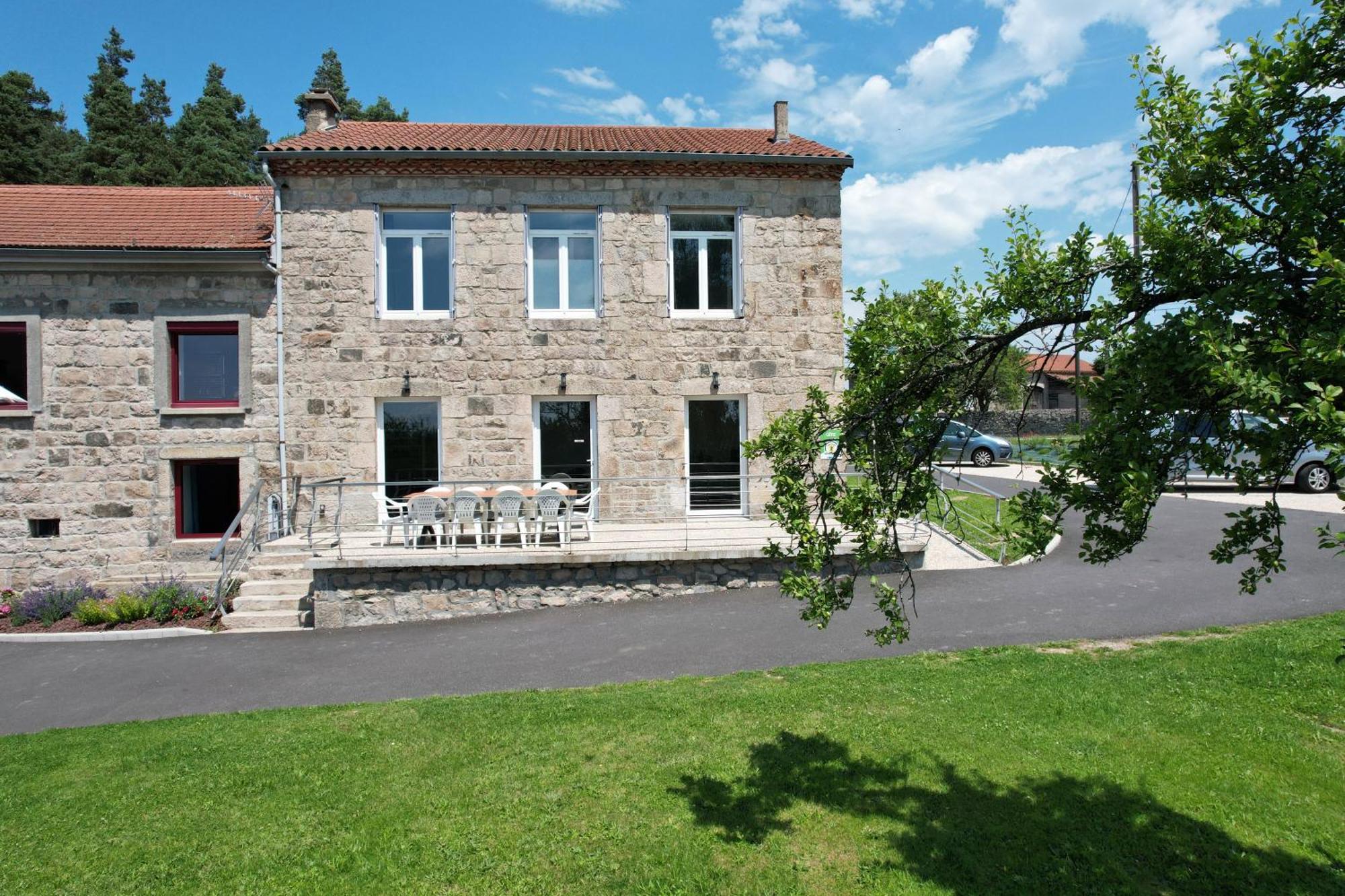 La Bonne Adresse Hotell Sainte-Sigolene Exteriör bild